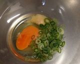 レンジで簡単!卵と青ねぎのおにぎり作り方1写真