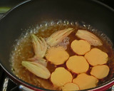 鮭とさつま芋とみょうがの煮物作り方2写真