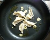 ミートソース餃子♪チーズの羽根作り方3写真