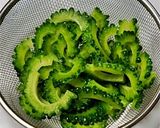 ポン酢で簡単♪ ゴーヤーとワカメの酢の物作り方2写真