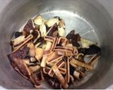魷魚螺肉蒜（イカとサザエの煮込み汁物）作り方5写真