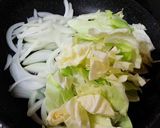 キャベツ万歳♪野菜と魚肉ソーセージ炒め作り方2写真