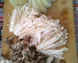 玉ねぎ えのき 舞茸の味噌汁 簡単です♪作り方1写真