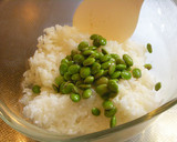 ひとつまみのお塩で美味しい枝豆ごはん♪作り方4写真