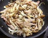 豚肉とキノコのオイスターバター炒め作り方4写真