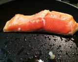 簡単♫漬けて焼くだけ鮭のにんにく醤油焼き作り方4写真