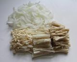トムヤムペーストで♪豆腐とエノキのスープ作り方1写真