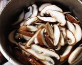 椎茸たっぷり旨みたっぷりお味噌汁。作り方2写真