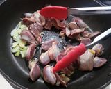 砂肝の塩レモン炒め ナツメグ風味作り方3写真