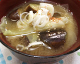キャベツと炒めたなすのお味噌汁☆作り方4写真