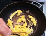 前日のヤンニョムチキンがチャーハンに！作り方6写真