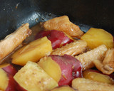 鶏手羽とさつまいもの秋色煮物作り方5写真