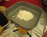 山ごはん〜マーブルチョコでホットチョコ〜作り方1写真