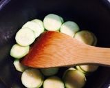 【20分】塩で味わう♡ズッキーニのスープ作り方2写真