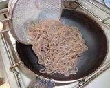 最速の納豆焼きそば（糸こんにゃく使用）作り方3写真