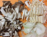 鶏もも肉ときのこのクリーム煮作り方1写真