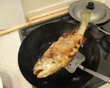 カリッと香ばしい！ 魚の丸揚げアジアン風作り方22写真
