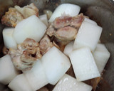 我が家の定番！！しっかり味の鶏大根作り方3写真