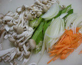 きのこ数種と野菜のレンジで作る和え物作り方1写真