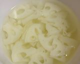 《簡単♪小鉢》鶏皮と蓮根のきんぴら作り方1写真
