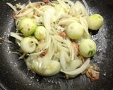 ペコロスと玉葱のセージ風味作り方2写真