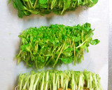 簡単♪豆苗と豚肉の炒めもの♥作り方1写真