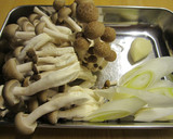 鶏ときのこのこんがりぽん炒め作り方1写真