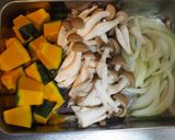 ●かぼちゃとしめじの豆乳味噌スープ●作り方1写真