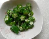 豚肉とオクラの簡単★カレー混ぜうどん作り方1写真