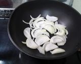 ジャガイモと鶏モモ肉のワイン蒸し作り方1写真