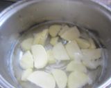 簡単♪じゃがいもと鶏肉のにんにく炒め作り方1写真