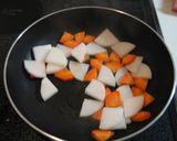 炒めて根菜♥♡すいとん味噌汁作り方1写真