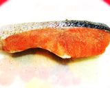 ウマ〜な!鮭のムニエルレモンバターソース作り方1写真
