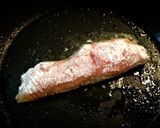 ウマ〜な!鮭のムニエルレモンバターソース作り方3写真