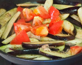簡単！お茄子とトマトの甘味噌炒め作り方2写真