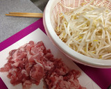 コク旨♪豚肉ともやしの炒め味噌汁作り方1写真