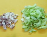 セロリとベーコンの塩レモン炒め作り方1写真