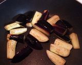 なすと豚肉のマスタード炒め作り方1写真