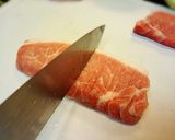 とんかつ用豚ロース厚切りのポークソテー作り方1写真
