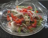 ピリ辛ごまだれで♪鮭(秋鮭)の野菜蒸し♡作り方3写真