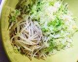塩昆布で簡単★もやしとキャベツのサラダ作り方3写真