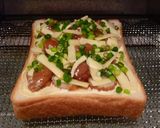 ◆焼き鳥缶と竹輪のマヨチーズトースト◆作り方2写真