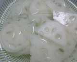 れんこんの金平と彩り野菜のサラダ作り方1写真