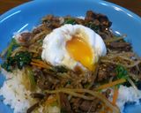 簡単♪ビビンバ風ポーチドエッグのせ丼作り方4写真