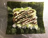 塩昆布マヨと炒り卵のおにぎらず作り方2写真