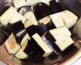 簡単！すりゴマたっぷりナスの甘辛炒め作り方1写真