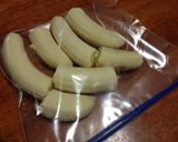 バナナはつぶして冷凍保存♪作り方1写真