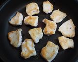 ●簡単！鶏胸肉のオイマヨ炒め●作り方2写真