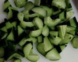 豚バラときゅうりの梅肉炒め作り方1写真