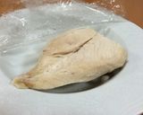 レンジで簡単☆蒸し鶏ムネ肉の梅しそぽん酢作り方1写真